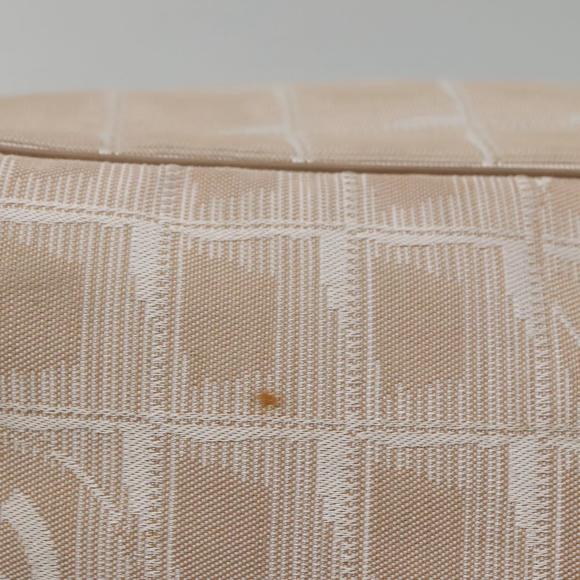 CHANEL New travel line Tote Bag Nylon Ivory CC Auth 129742 - Picture 6 of 16